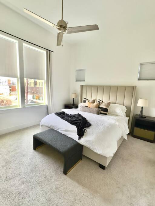 Comfortable Modern In Downtown - Sleeps 10