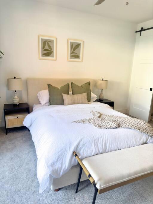 Holiday home Comfortable Modern In Downtown - Sleeps 10 Houston