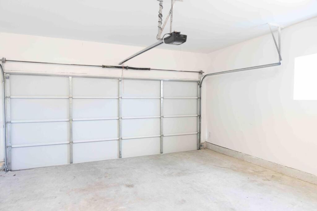 Comfortable Modern In Downtown - Sleeps 10